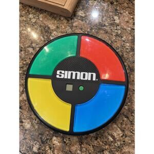 SIMON Memory Electronic Game #1897 -TESTED Working 2013 HASBRO See Video
